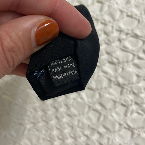 ‘Frank Llyod Wright’ 100% Silk ‘Made in Korea’ Tie - Picture 5 of 8